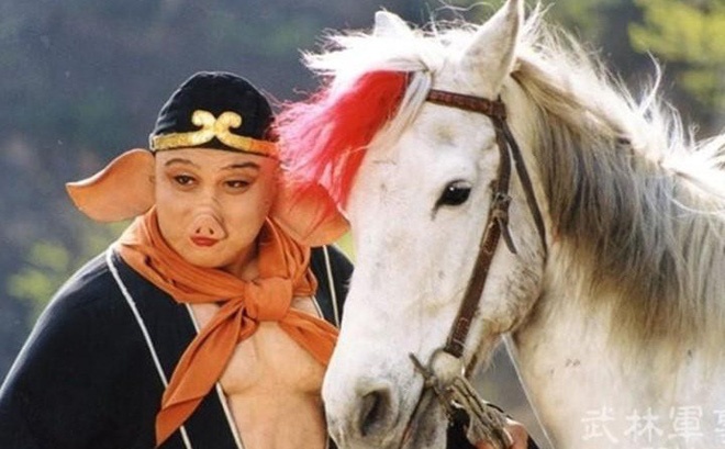 Ly do Bat Gioi bi cach dieu thanh nhan vat nua nguoi nua thu hinh anh