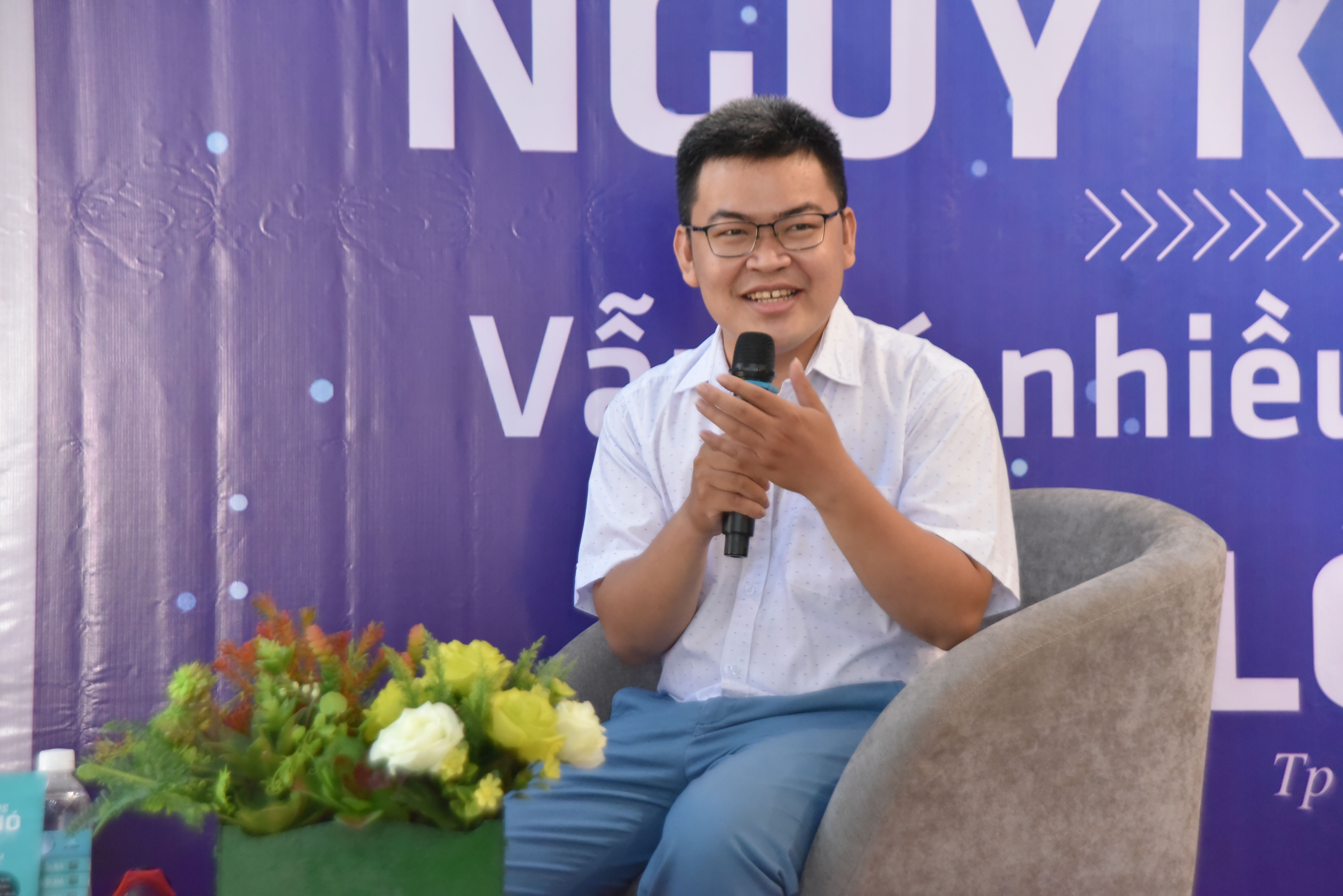 Nam bat co hoi thoi dich benh anh 2