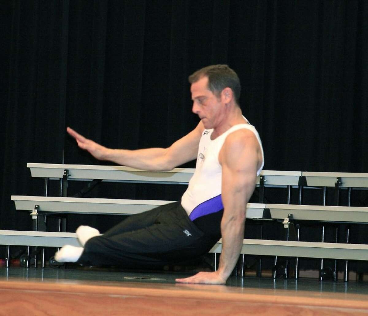 Nguoi dan ong bi teo chan tro thanh van dong vien hinh anh