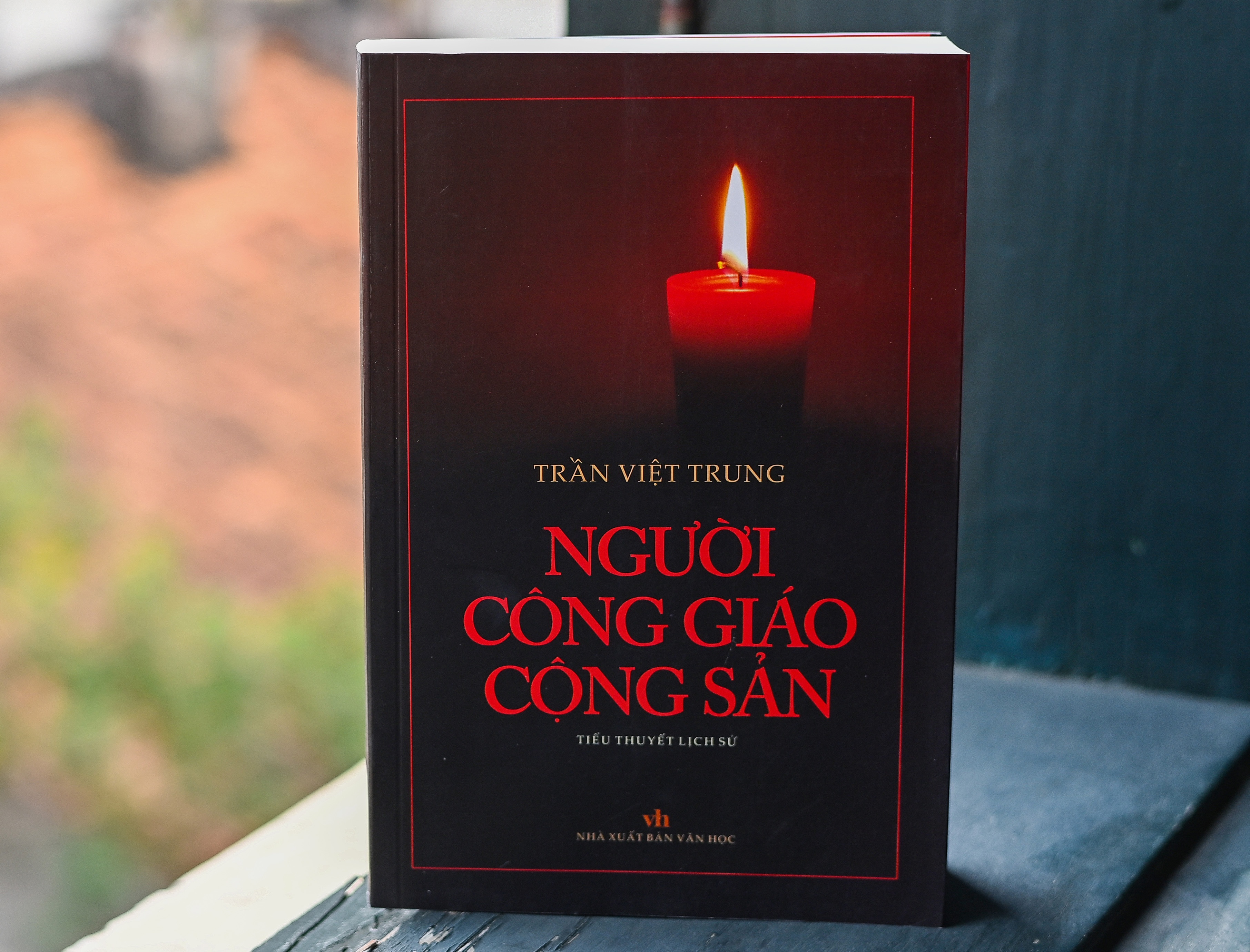 Tuong Tran Tu Binh qua tieu thuyet 'Nguoi cong giao cong san' hinh anh