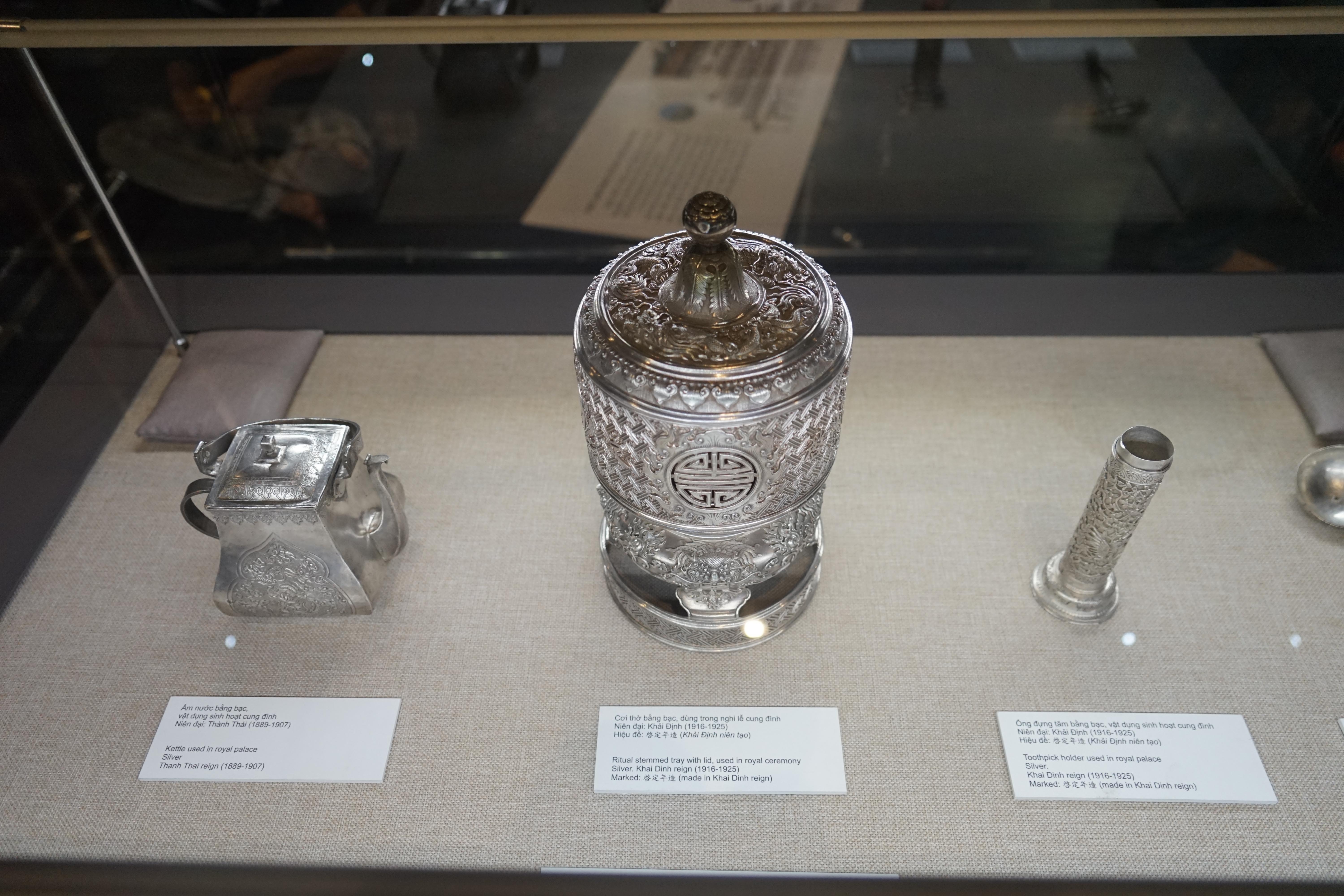 Co vat trieu Nguyen anh 3