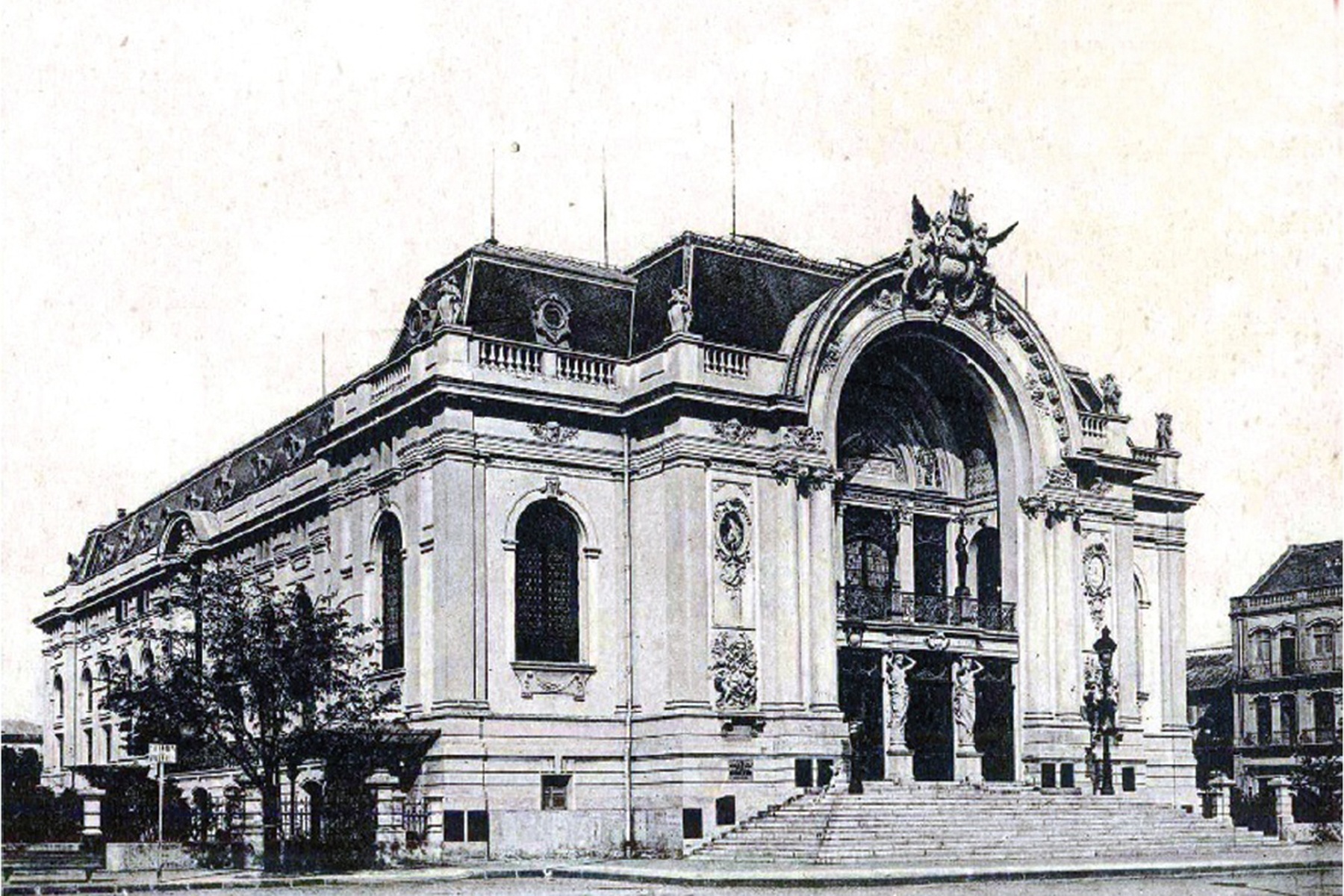 Nhung cong trinh tieu bieu o Sai Gon - Cho Lon 100 nam truoc hinh anh