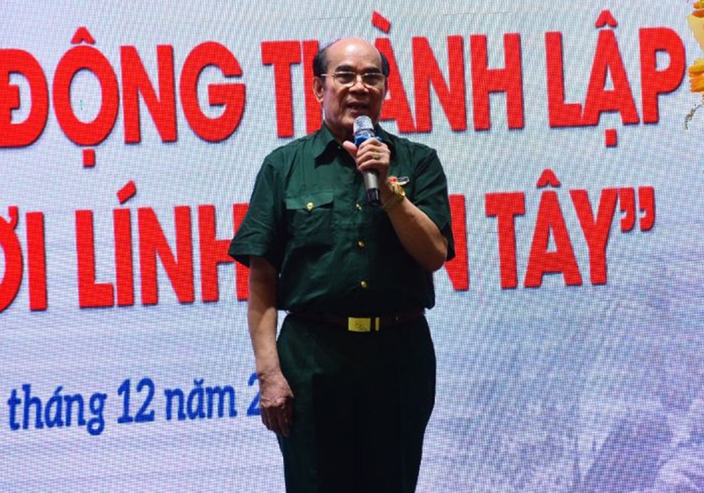 Bo sach anh tu lieu quy ve chien truong Quang Tri do lua hinh anh