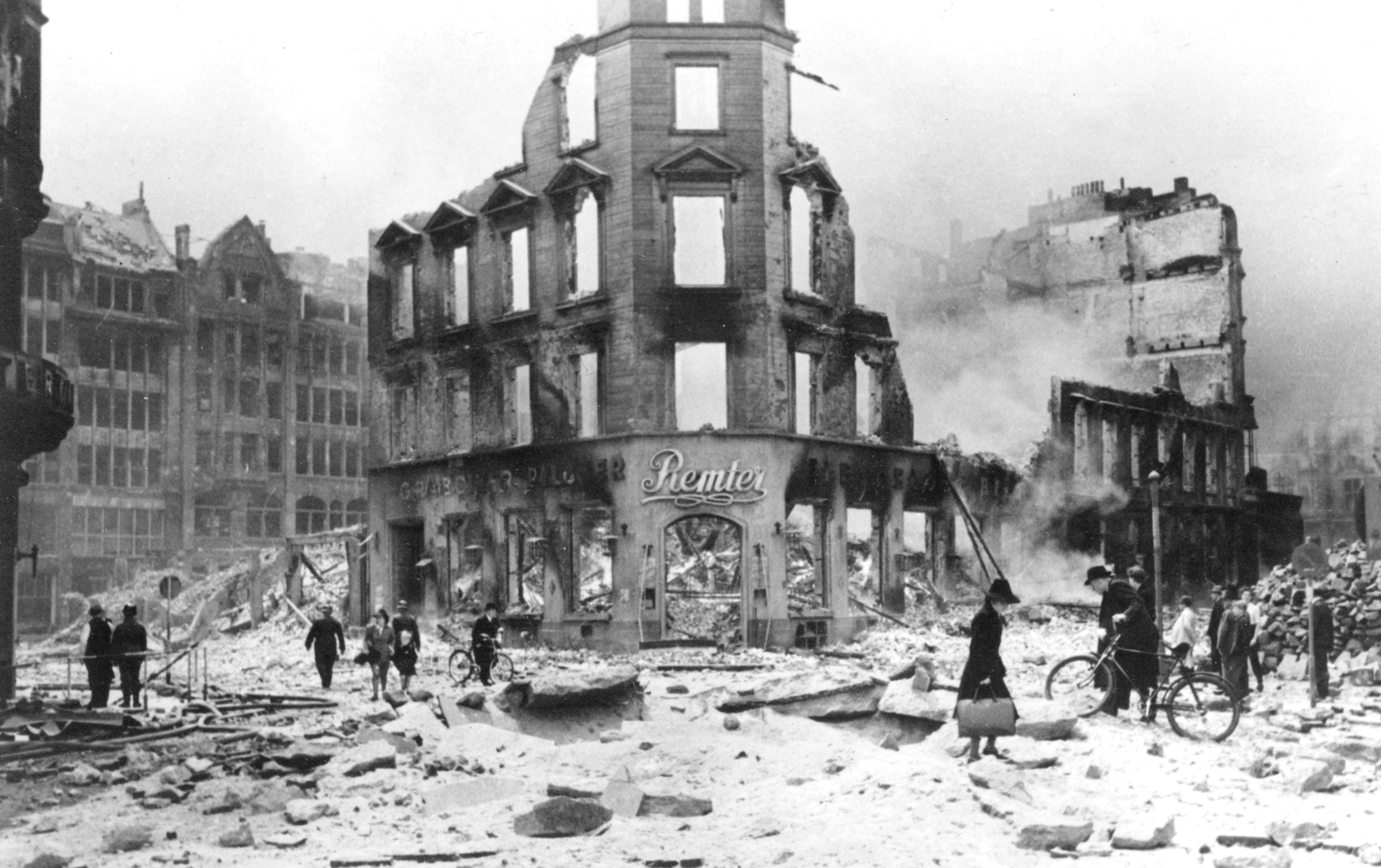 Sach The chien thu hai anh 5