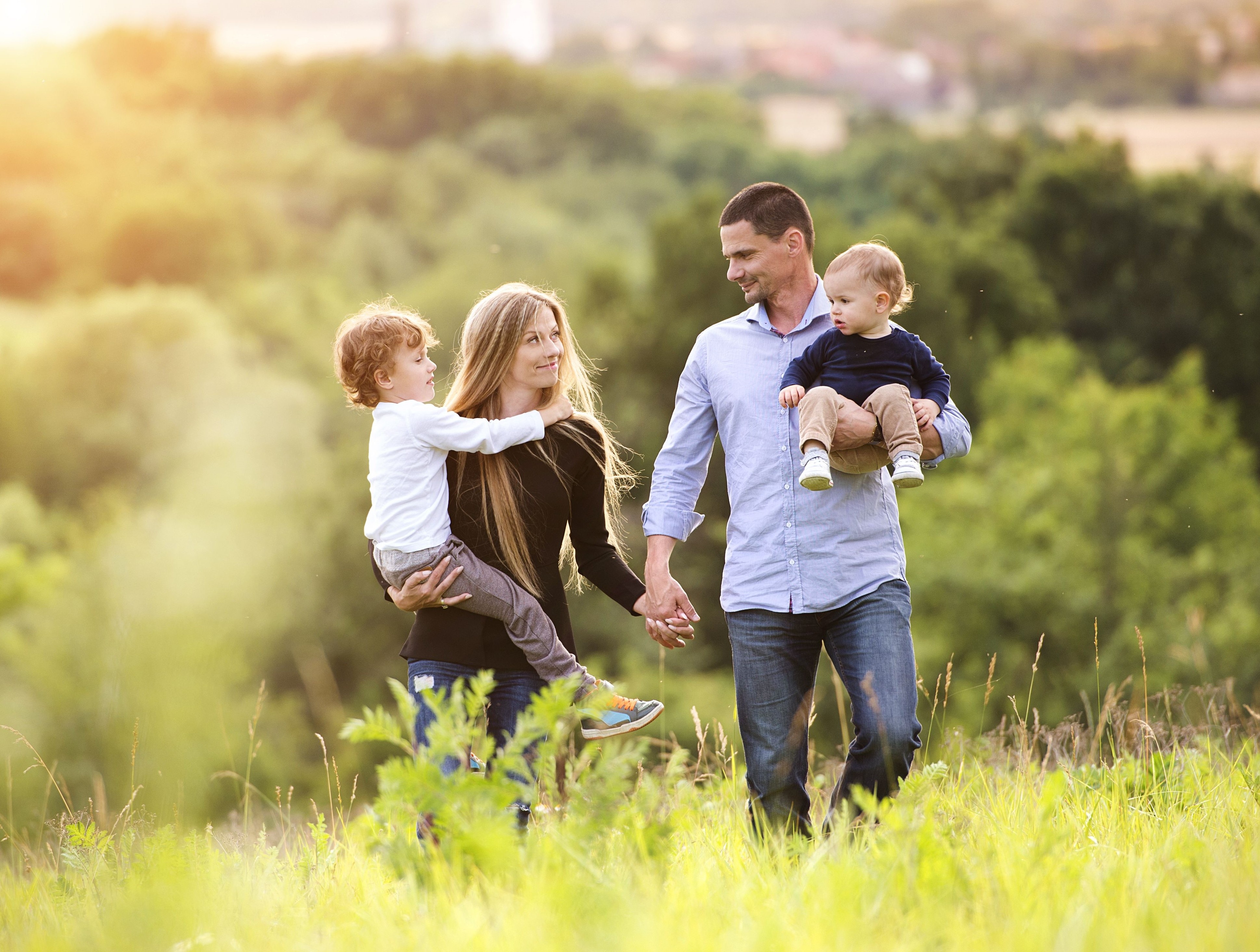 Giu lua hanh phuc gia dinh qua nhung trang sach hinh anh