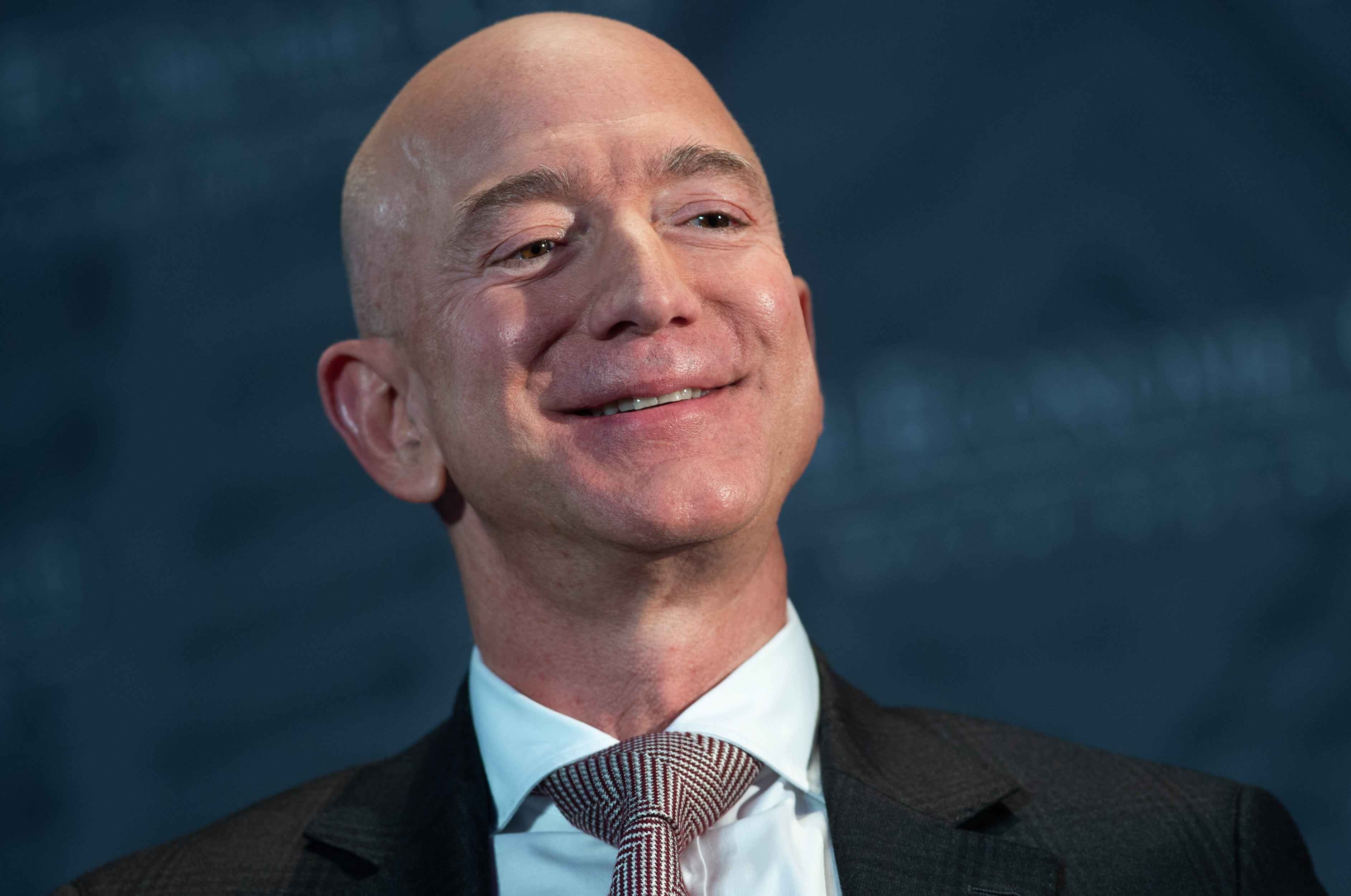 Cach ngu cua Jeff Bezos de duy tri mot bo nao lam viec hieu qua hinh anh