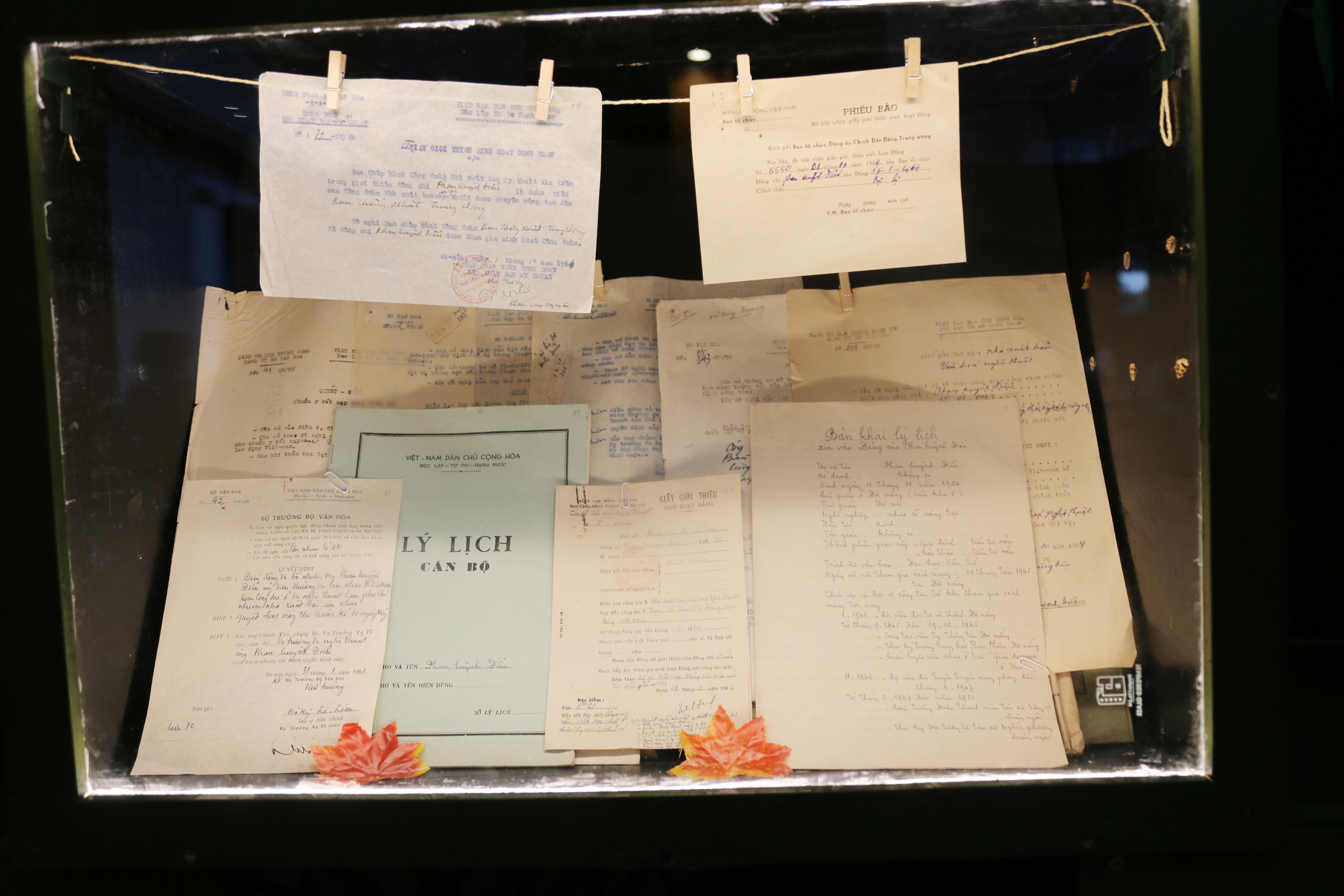 Ho so,  ky vat can bo di B anh 3