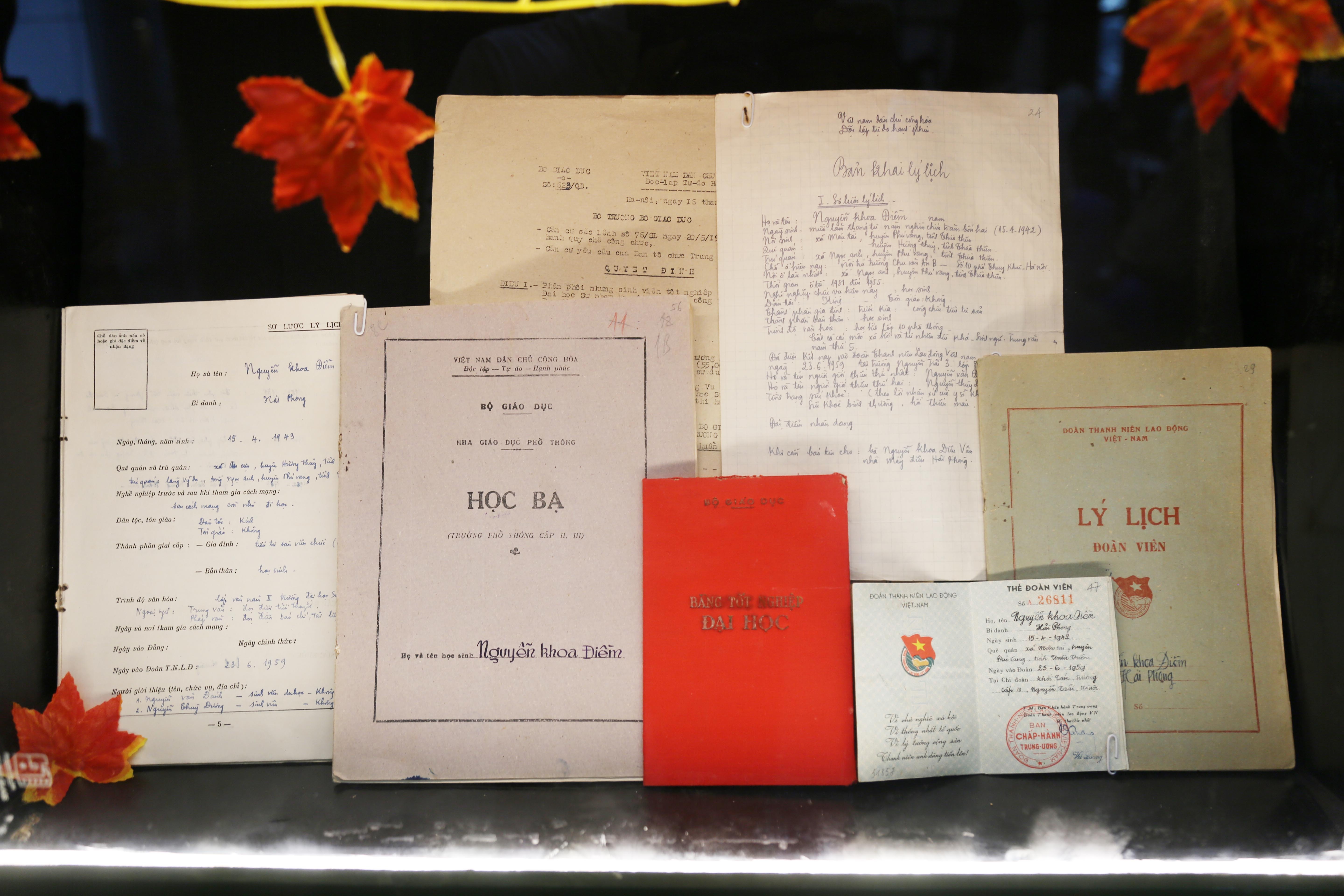 Ho so,  ky vat can bo di B anh 4