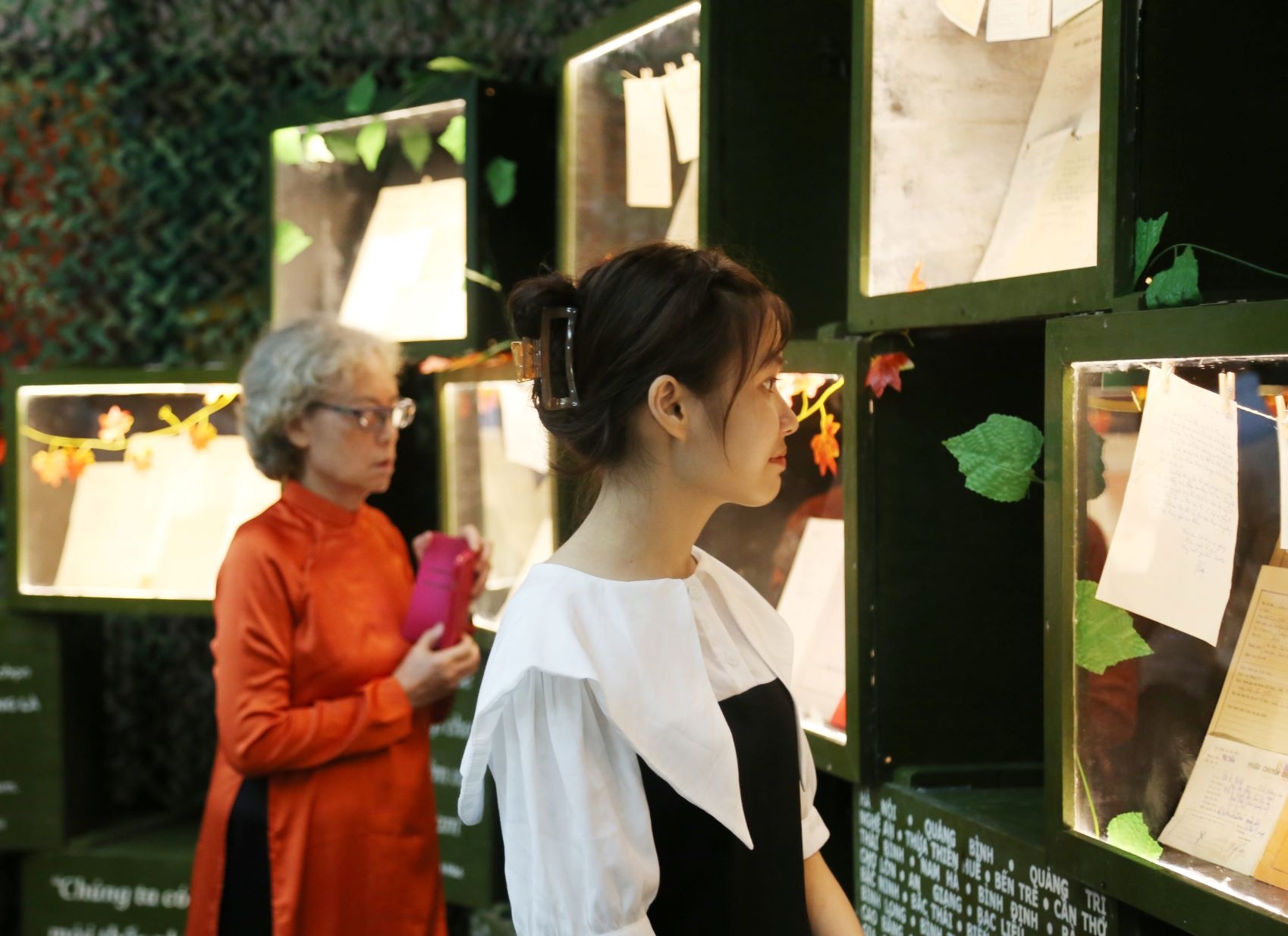 Ho so,  ky vat can bo di B anh 2