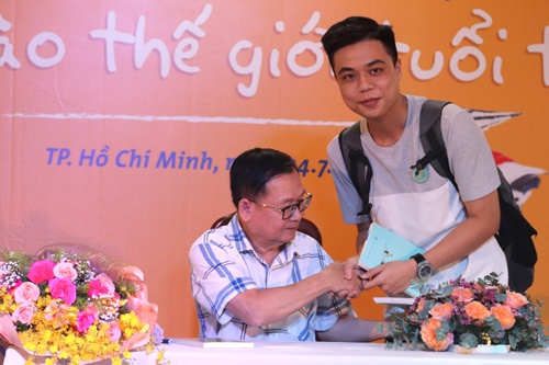 Diu mat tuoi tho bang sach hinh anh