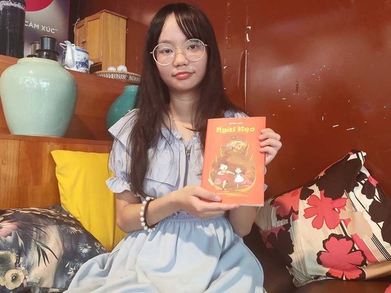 Tre em Viet viet van... nhu Tay hinh anh