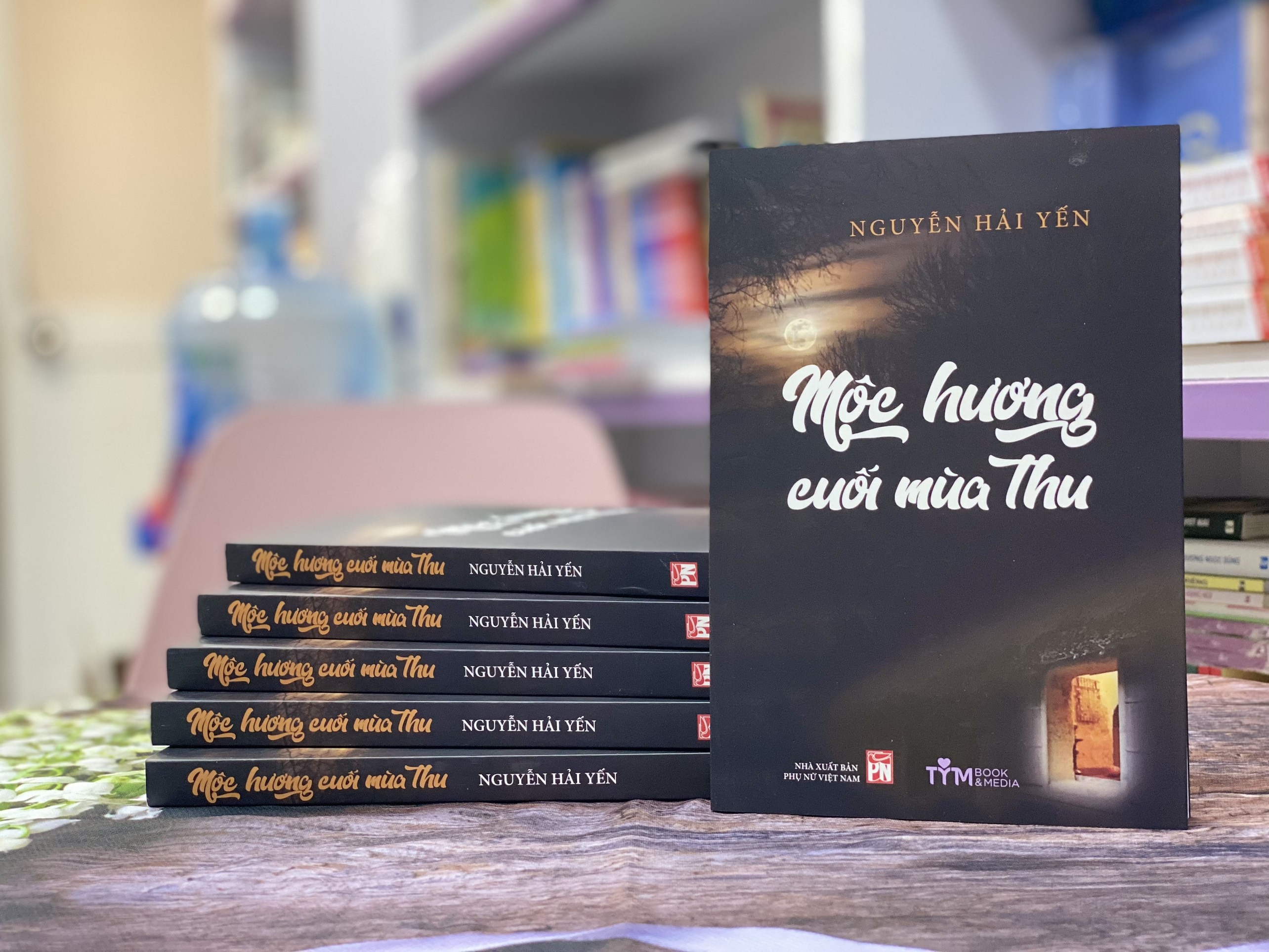 'Moc huong cuoi mua thu': Xanh ca hai phia thoi gian hinh anh