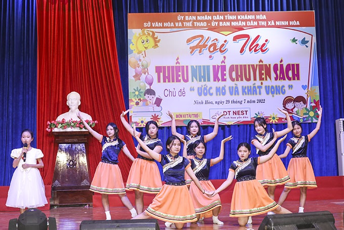 Gop phan lan toa niem yeu thich doc sach hinh anh