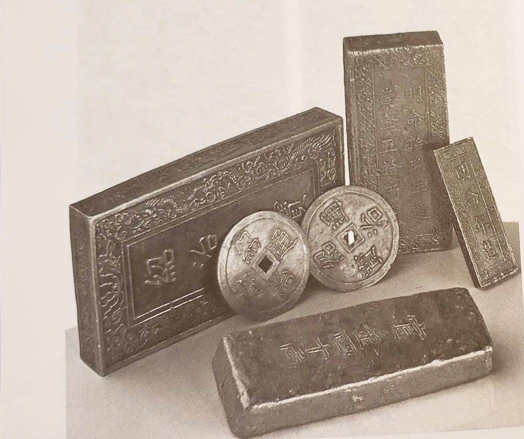 Kho bau kinh thanh Hue anh 1