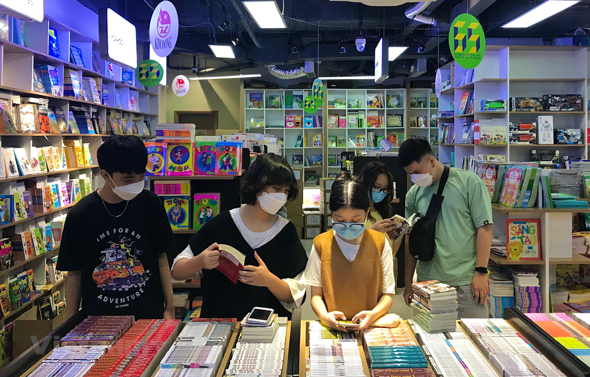 Nhieu tua sach hay giam gia 'kich cau' thi truong trong mua Trung Thu hinh anh