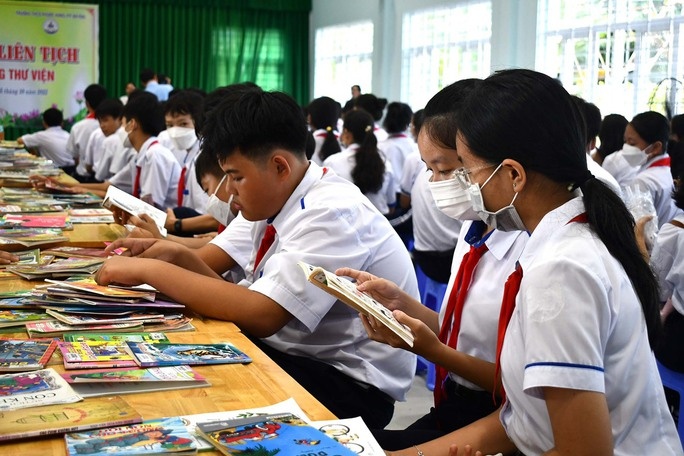 Khoi day niem dam me voi sach hinh anh