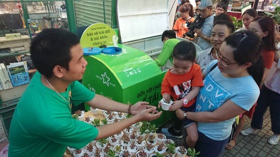 Viet sach lan toa song xanh hinh anh