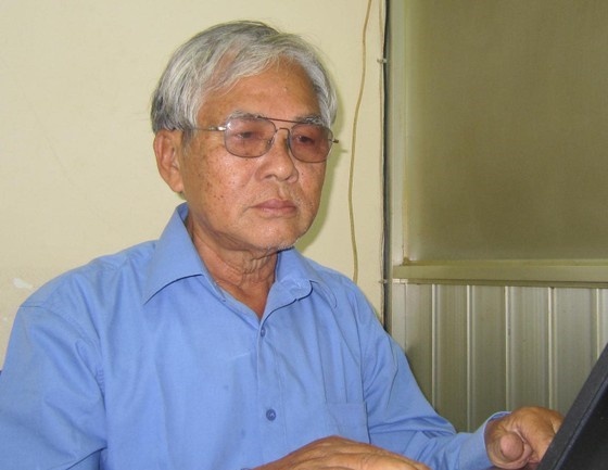 Tac gia cua 'Em di giua bien vang' qua doi hinh anh