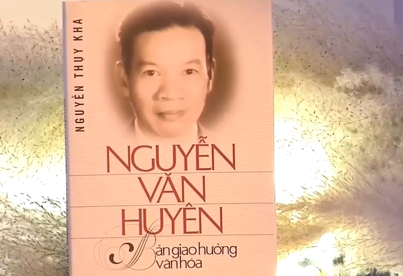 Nguyen Van Huyen - Ban giao huong van hoa hinh anh