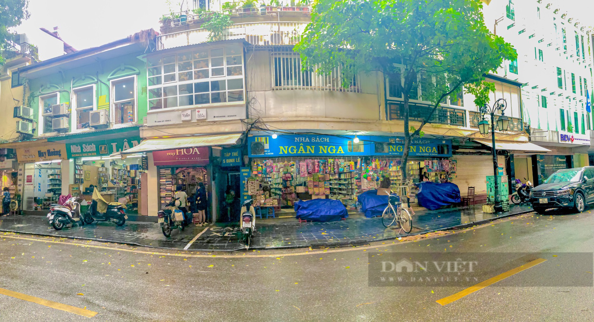 Pho sach Ha Noi anh 1