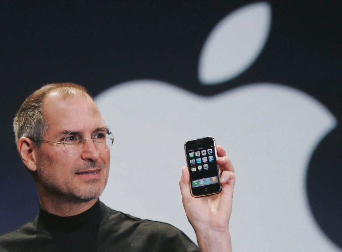 Dong luc thuc day Jobs va cac cong su lam ra chiec iPhone hinh anh