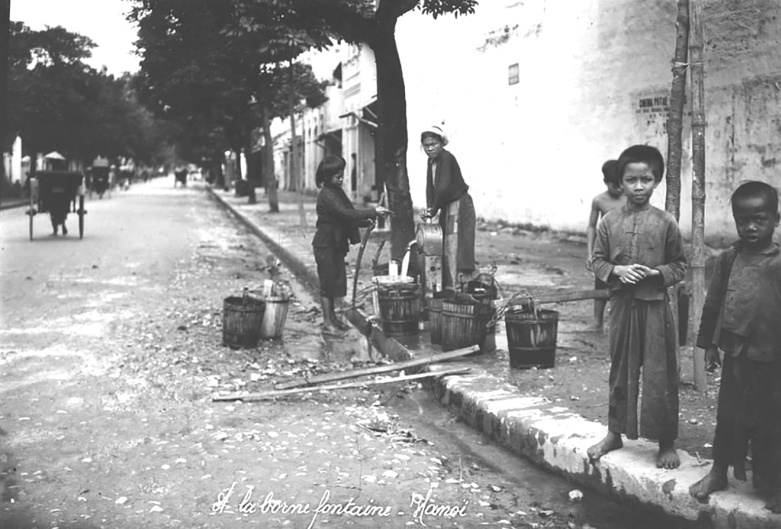 Nuoc sach o Ha Noi hon 100 nam truoc hinh anh