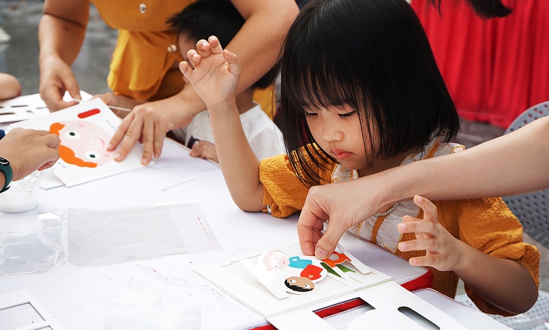 Sach tuong tac gop phan danh thuc tiem nang cua tre hinh anh