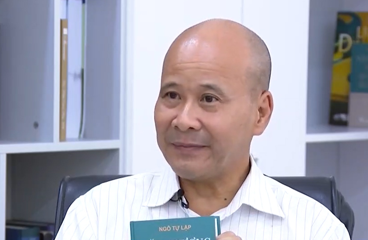 Nghien cuu van hoc chi dung lai o van ban do la hoang tuong hinh anh