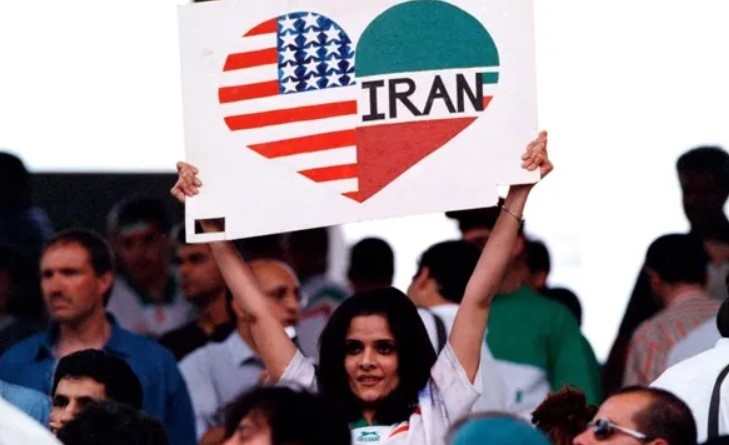 Phia sau tran cau lich su giua Iran va My tai World Cup 1998 hinh anh