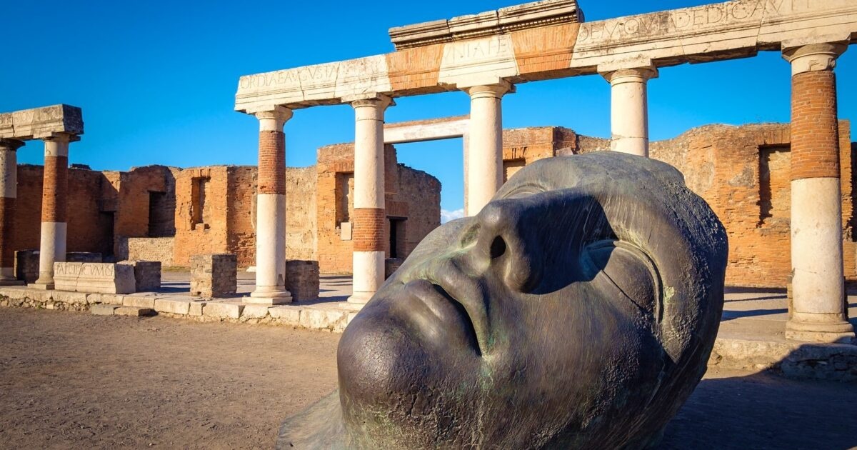 Bon thanh pho bien mat va bai hoc tu cac do thi bo hoang trong lich su hinh anh