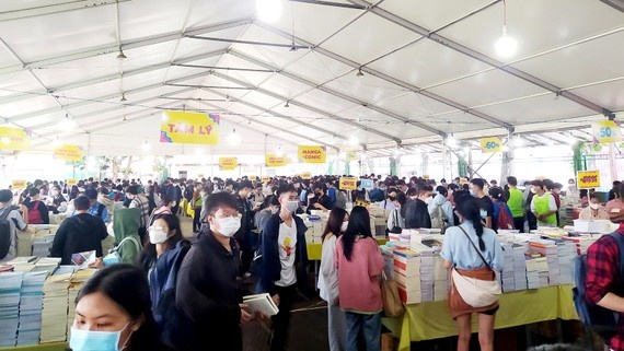 Nhon nhip hoi sach hinh anh