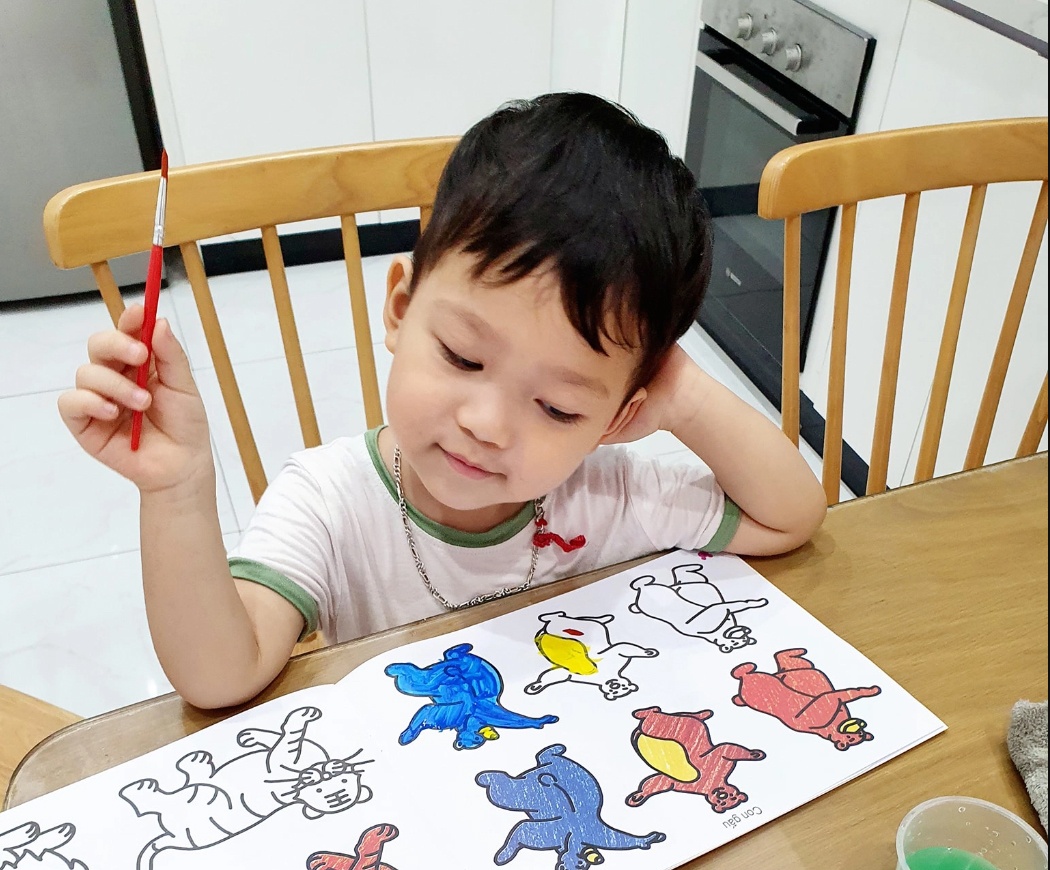 Bi quyet ren thoi quen doc sach cho con hinh anh