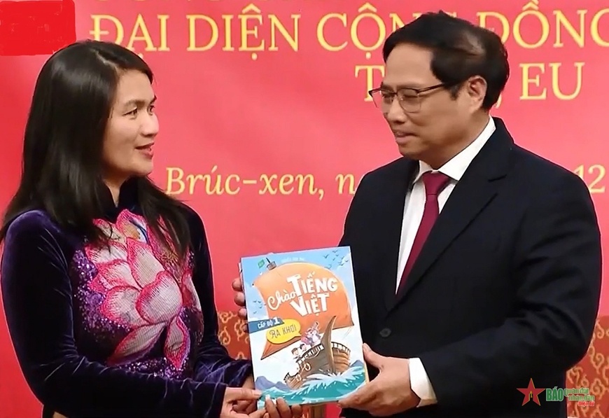 Bo sach 'Chao tieng Viet' den voi kieu bao tai chau Au hinh anh