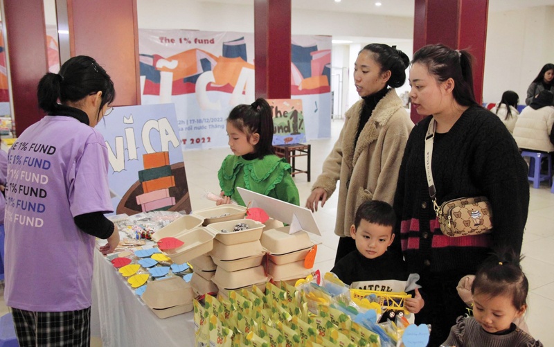 Khoi day tinh yeu sach trong cac ban tre hinh anh