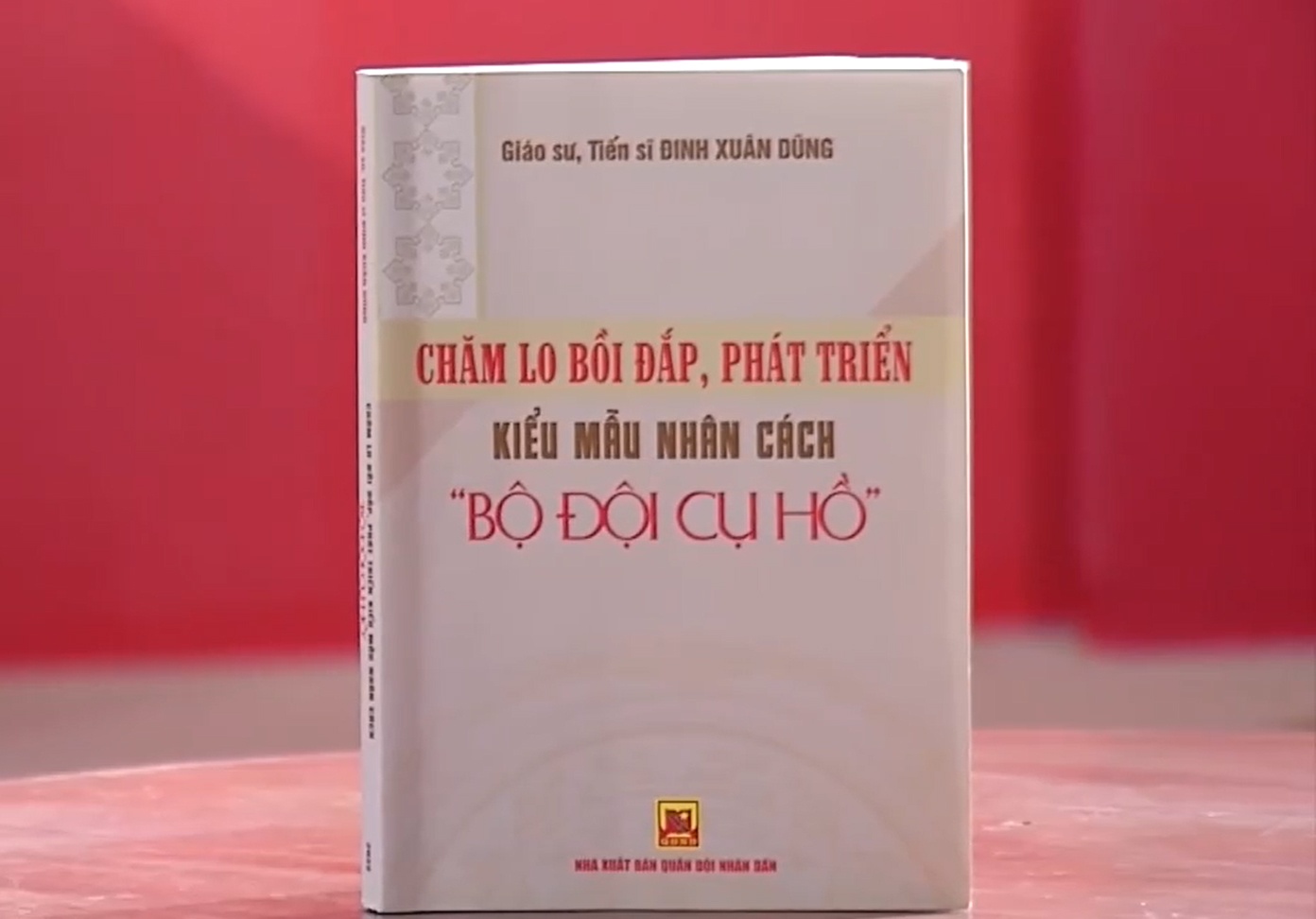 Cham lo boi dap, phat trien kieu mau nhan cach 'Bo doi Cu Ho' hinh anh