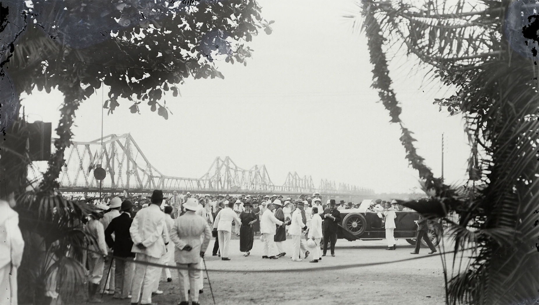 Dieu it biet ve viec mo rong cau Long Bien 100 nam truoc hinh anh