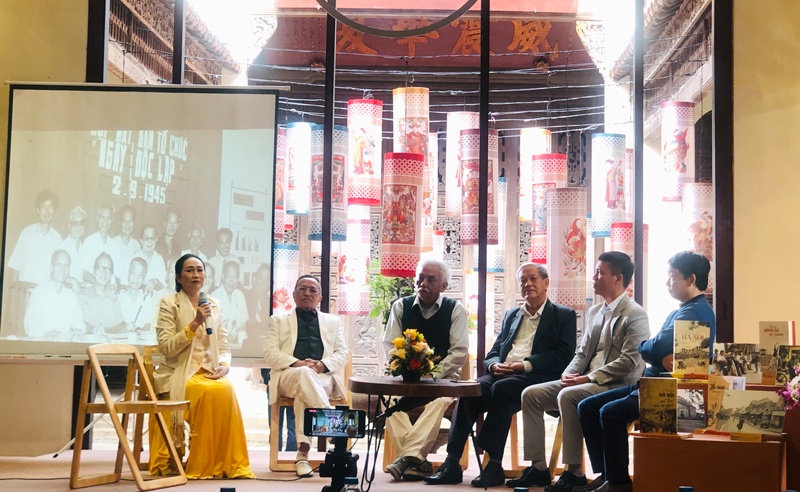 Tu sach Ha Noi anh 2