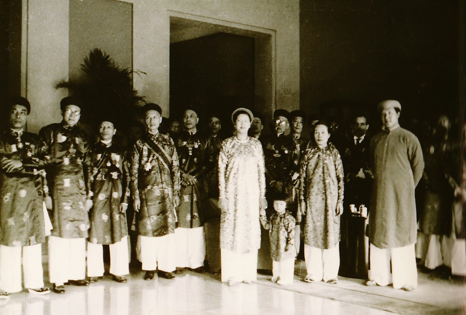 Cuoc doi day thang tram cua than mau vua Bao Dai hinh anh