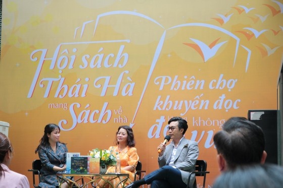 Van hoa doc cua gioi tre trong thoi dai 4.0 hinh anh