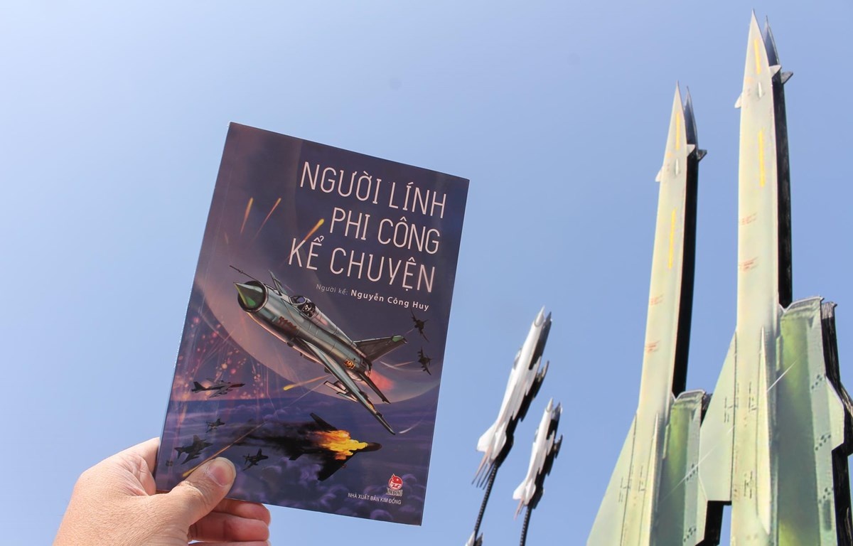 'Nguoi linh phi cong ke chuyen' chien thang Dien Bien Phu tren khong hinh anh