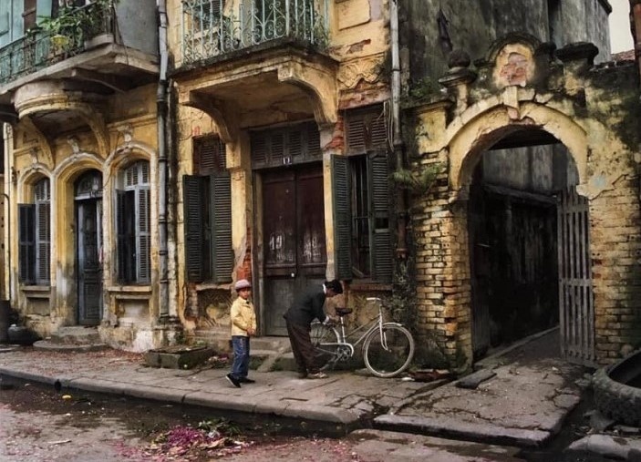 Nhung can biet thu co tren con pho mang ten mot vi quan chong Phap hinh anh