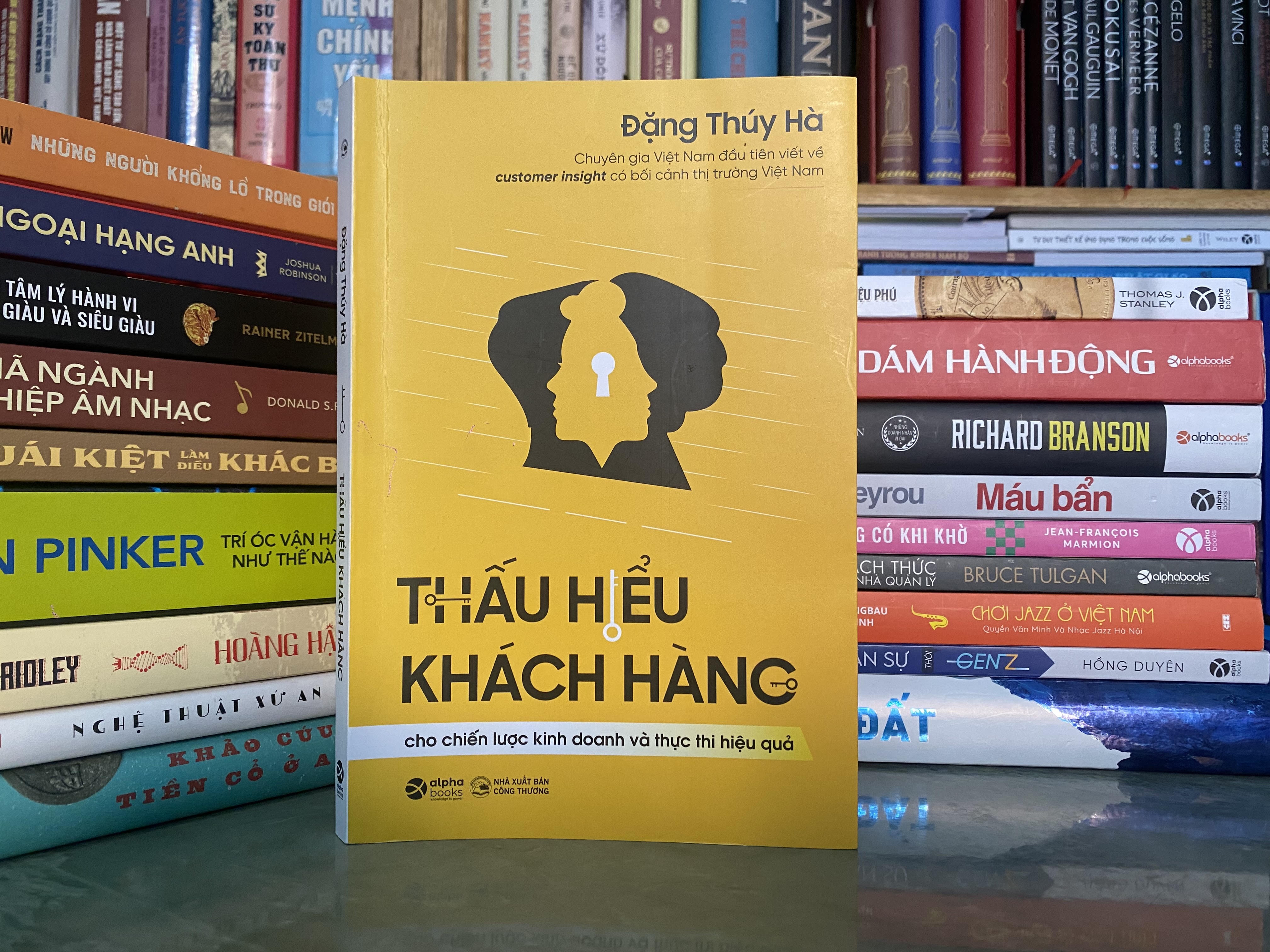 Thau hieu khach hang anh 1