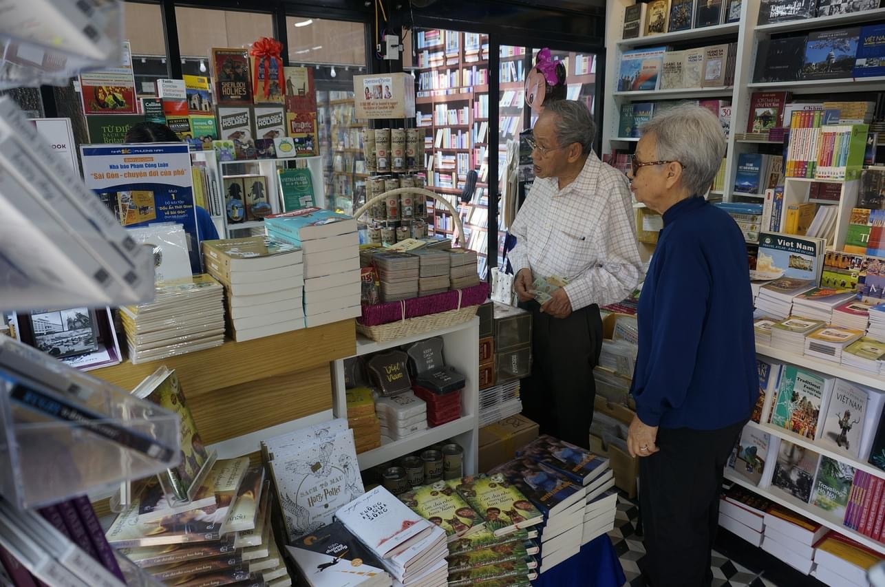 Duong sach TP.HCM anh 2