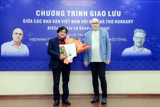 'Chat van thoi quen' cua Phan Hoang nhan giai thuong nghe thuat Danube hinh anh