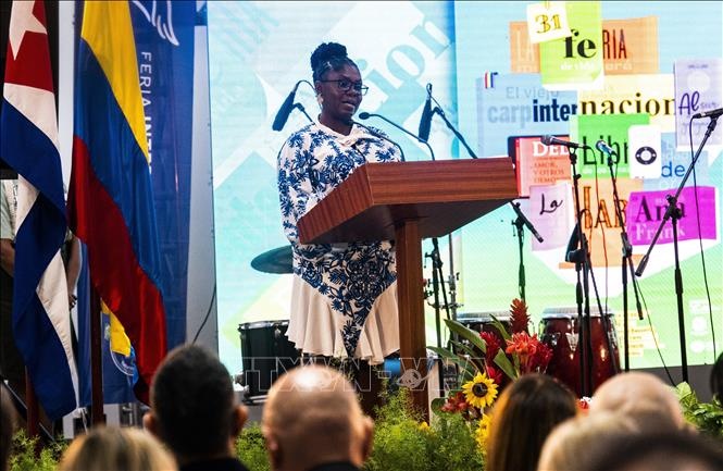 Hoi cho Sach quoc te anh 2