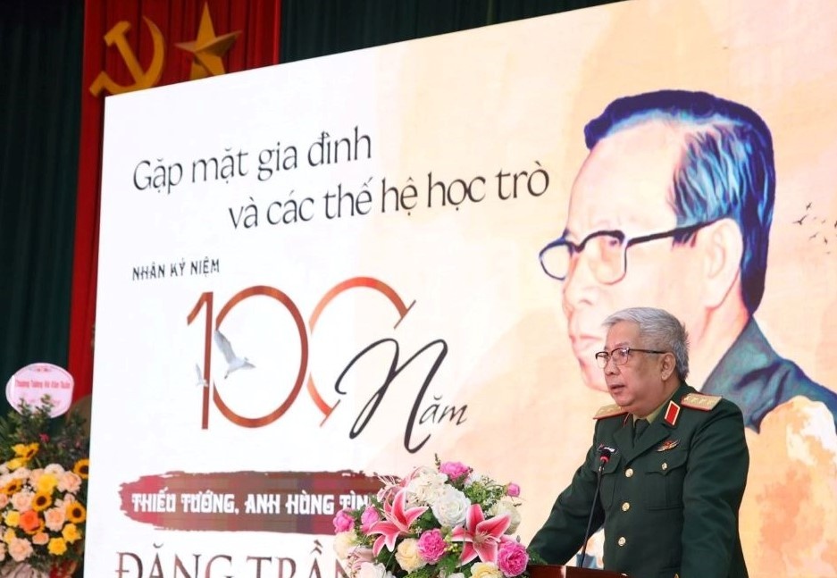 Nguoi thay tinh bao cua thuong tuong Nguyen Chi Vinh hinh anh