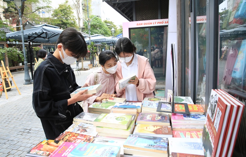 Xay dung them cac pho sach, duong sach: Tao dot pha cho van hoa doc hinh anh