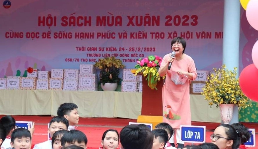 Hoi sach mua xuan lan dau tien to chuc tai Thanh Hoa hinh anh