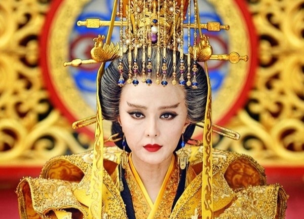 Dieu khien Vo Tac Thien dau dau nhat trong 15 nam lam hoang de hinh anh