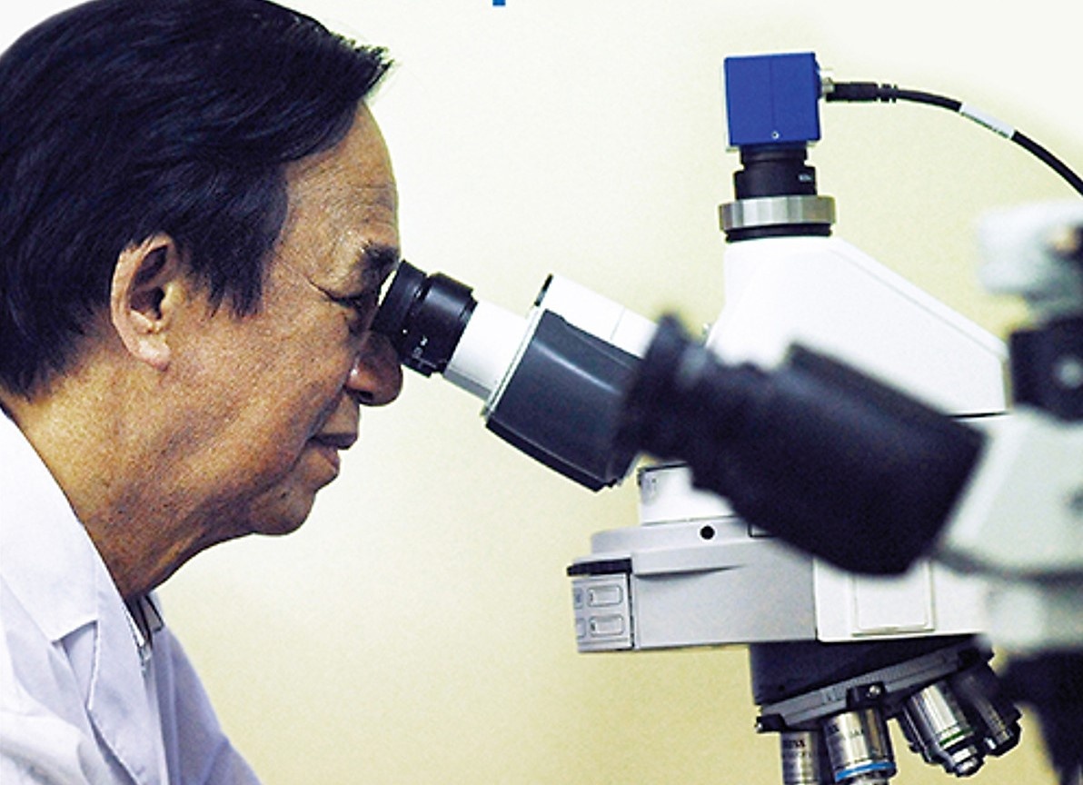 Cuon sach nhieu cam xuc cua GS.TS Nguyen Lan Dung hinh anh